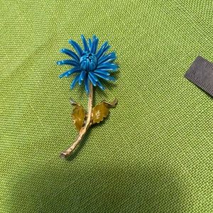 Vintage Weiss Cyrsanthamum Brooch